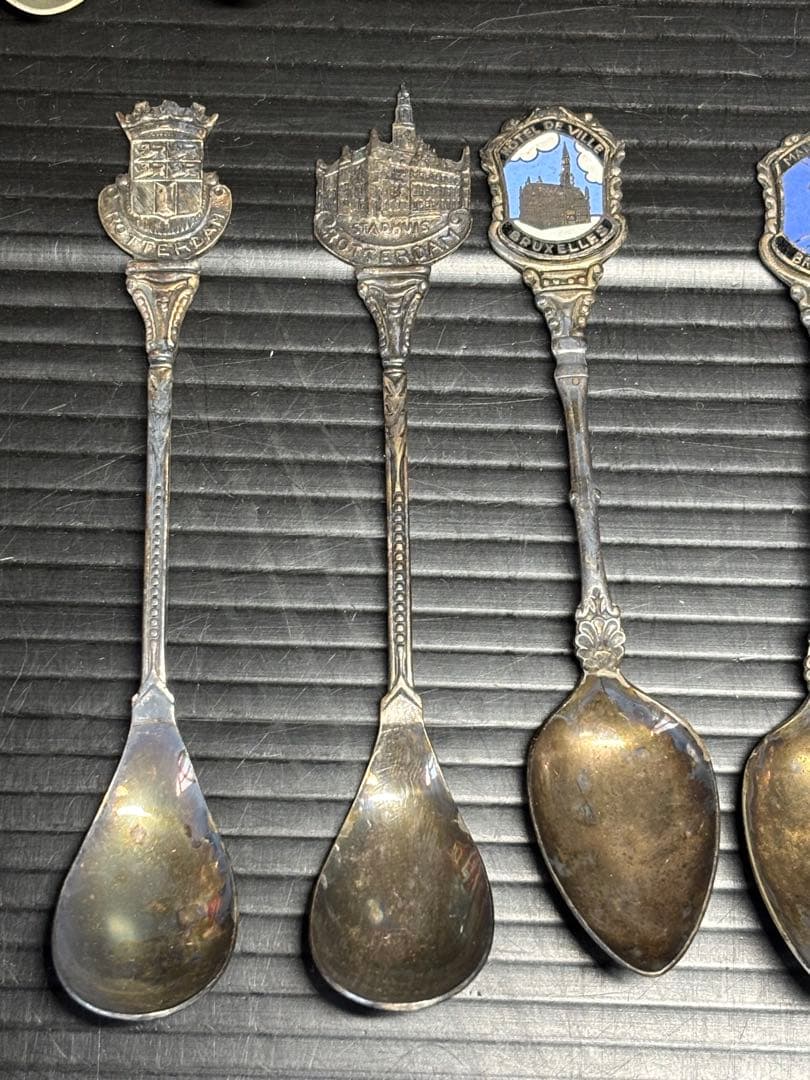 銀製？　西洋アンティーク　装飾スプーン15本セット　刻印多数　カトラリ