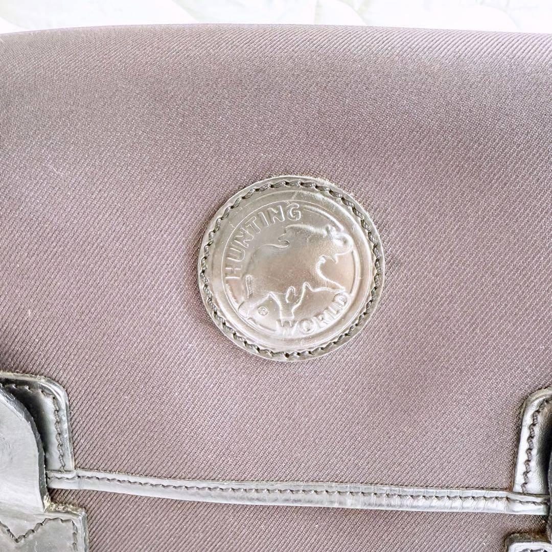 ハンティングワールド　メッセンジャーバッグ　ロゴ　キャンバス　ショルダー　黒色