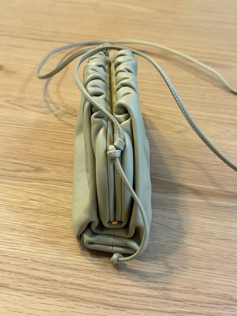 【BOTTEGA VENETA】　ボッテガ　バッグ　ミニ ザ・ポーチ　タピオカ