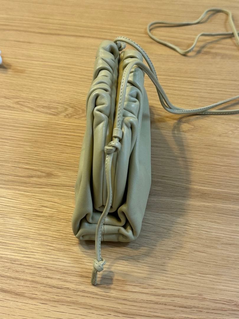 【BOTTEGA VENETA】　ボッテガ　バッグ　ミニ ザ・ポーチ　タピオカ