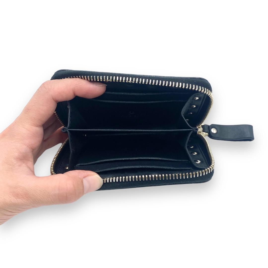 ヴァレンティノ　ロックスタッズ　ラウンドファスナー　コンパクトウォレット　黒