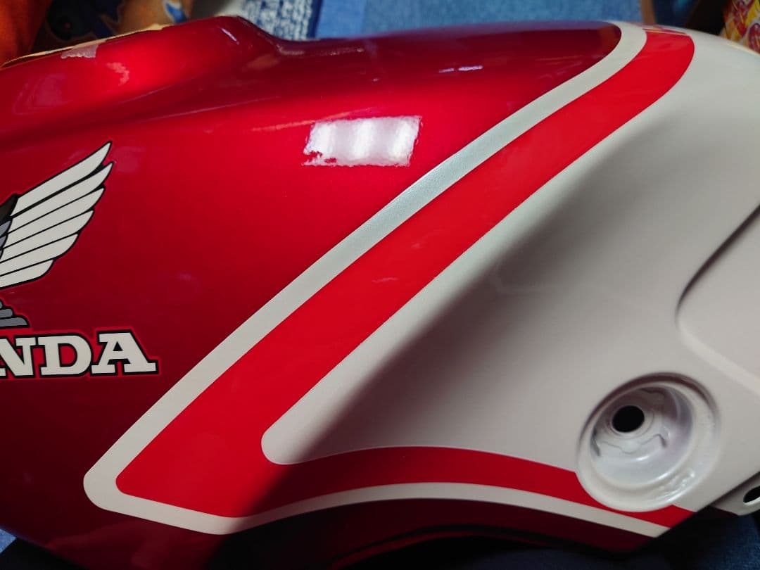 HONDA VF-400F タンク 新品 V-FOUR