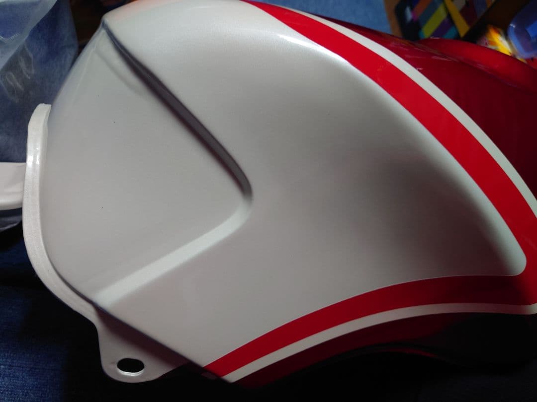 HONDA VF-400F タンク 新品 V-FOUR