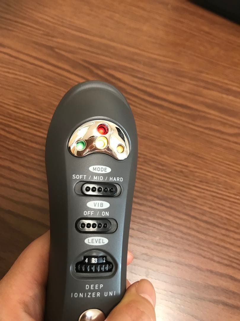 EBM 美容機器　DeepイオナイザーUni