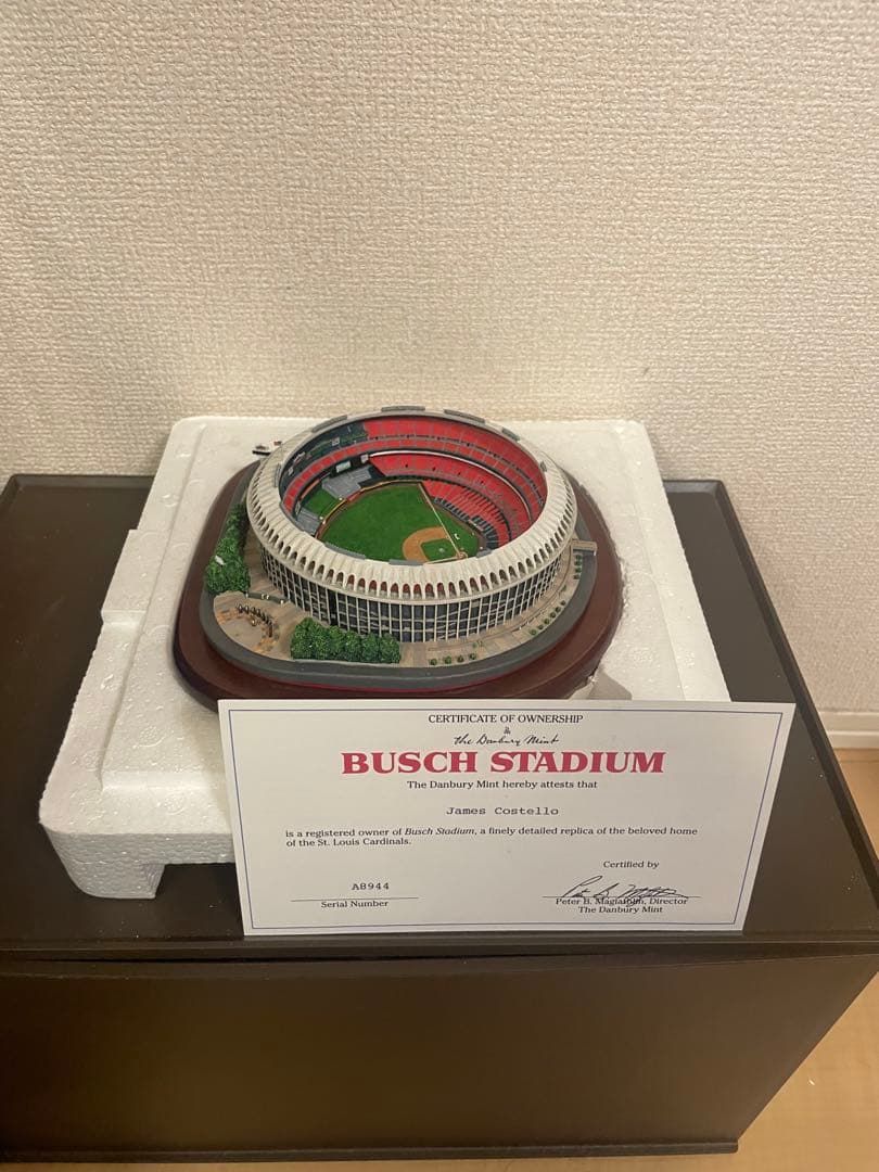 ブッシュスタジアム　ミニチュア フィギュア