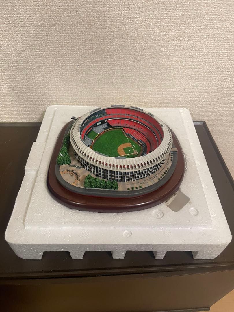 ブッシュスタジアム　ミニチュア フィギュア