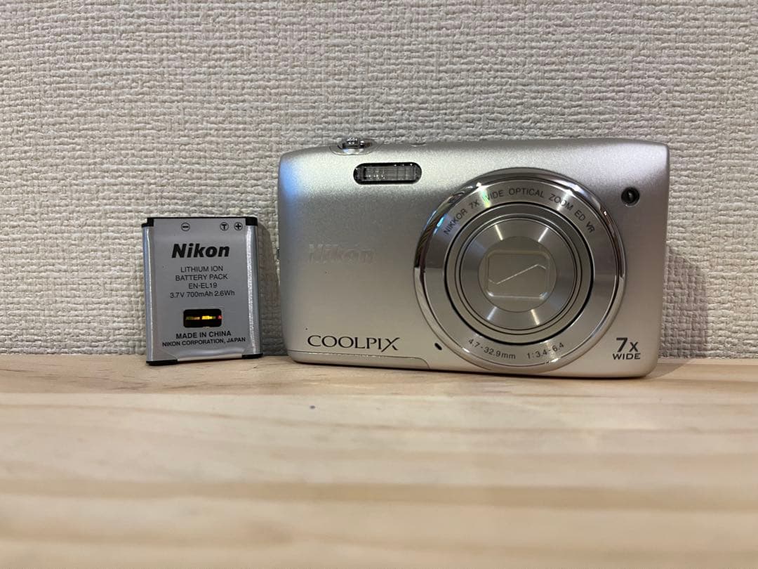外観美品 Nikon COOLPIX S3500 シルバー #26020