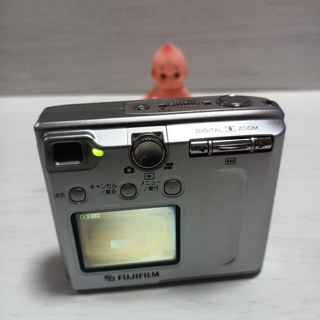 美品　動作品　FUJIFILM FinePix 40i デジタルカメラ