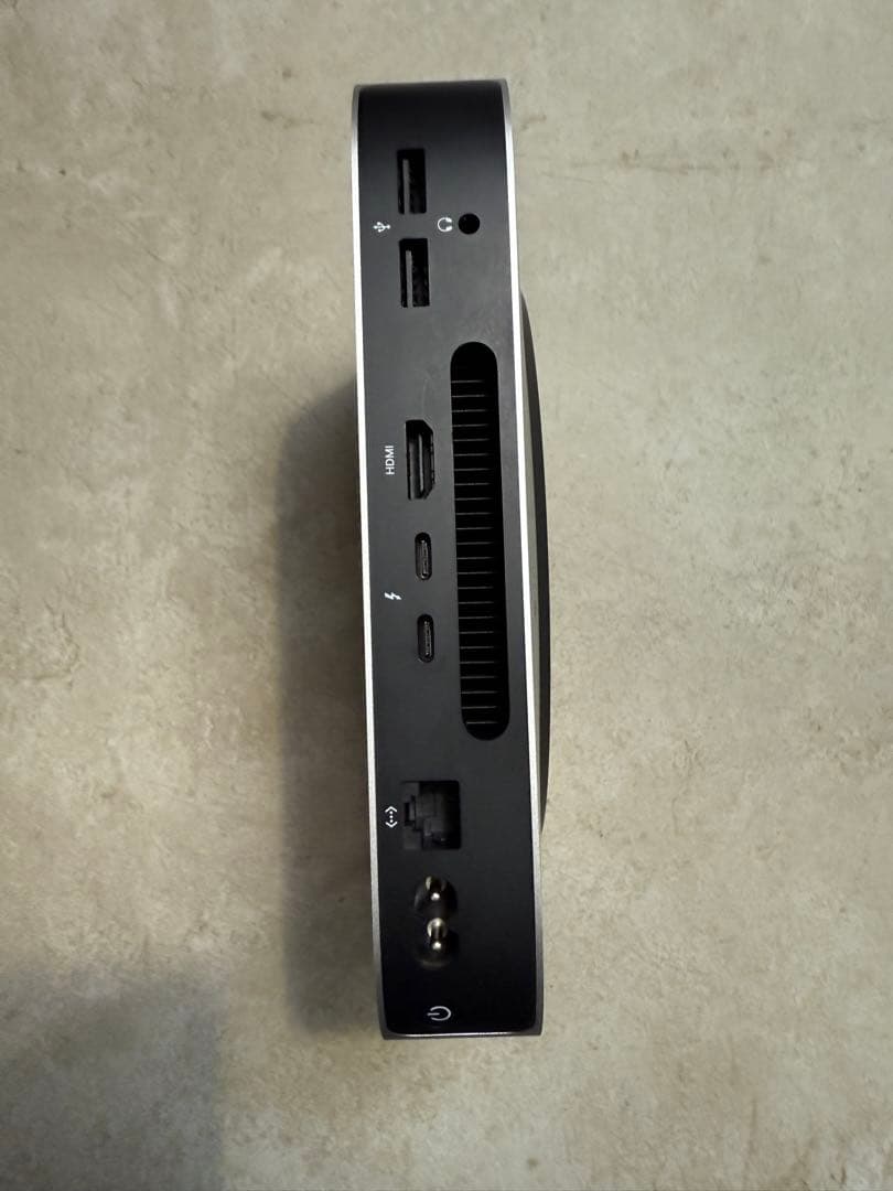 Mac mini 2023 M2（純正キーボード&マウス付）