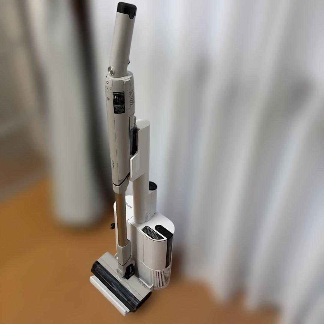 Sharkコードレススティッククリーナー LC150J T6管理番号1025 ￼