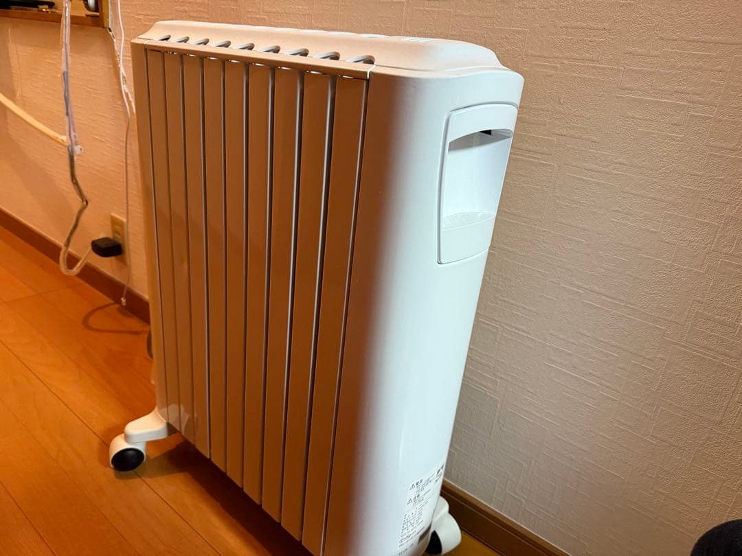 デロンギ オイルヒーター RHJ65L0915 ユニカルド　約5万円で購入