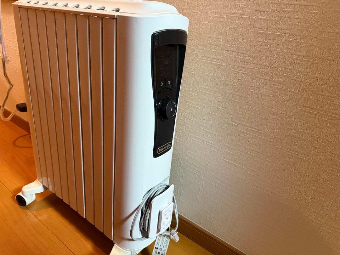 デロンギ オイルヒーター RHJ65L0915 ユニカルド　約5万円で購入