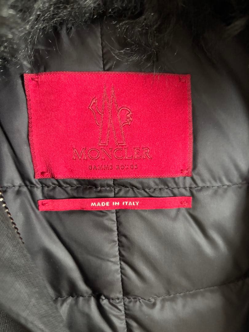 MONCLER ファー付きブラックアウター