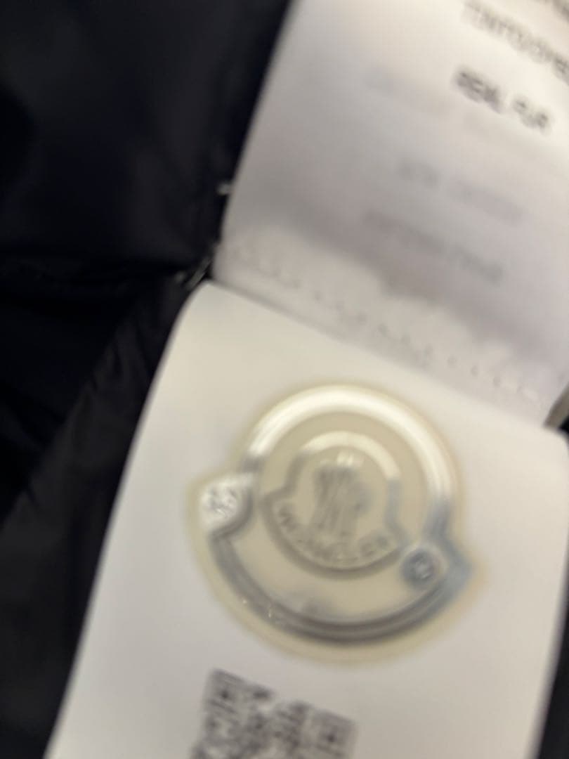 MONCLER ファー付きブラックアウター