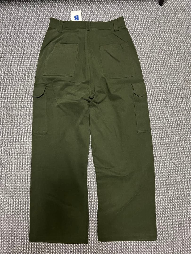 ストレートカーゴパンツ B5063 オリーブ　Mサイズ