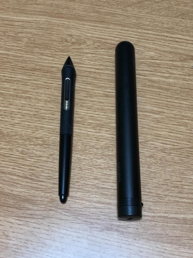 Wacom Cintiq 22 + Wacom Pro Pen slim付属