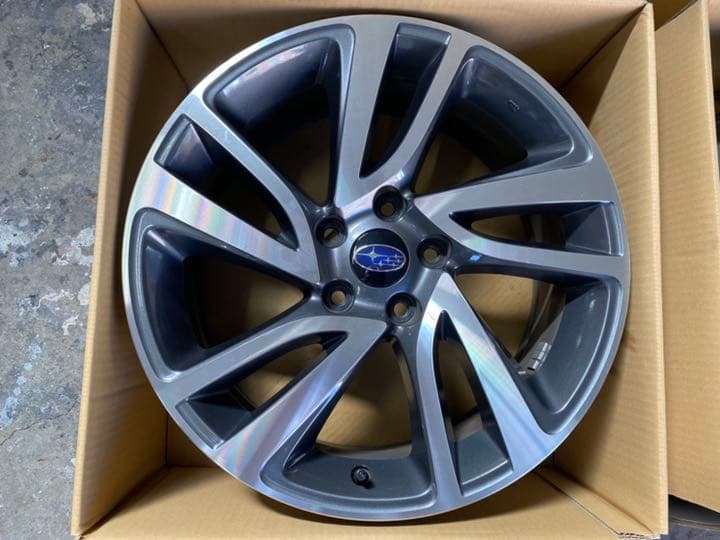 スバルレヴォーグ純正ホイール