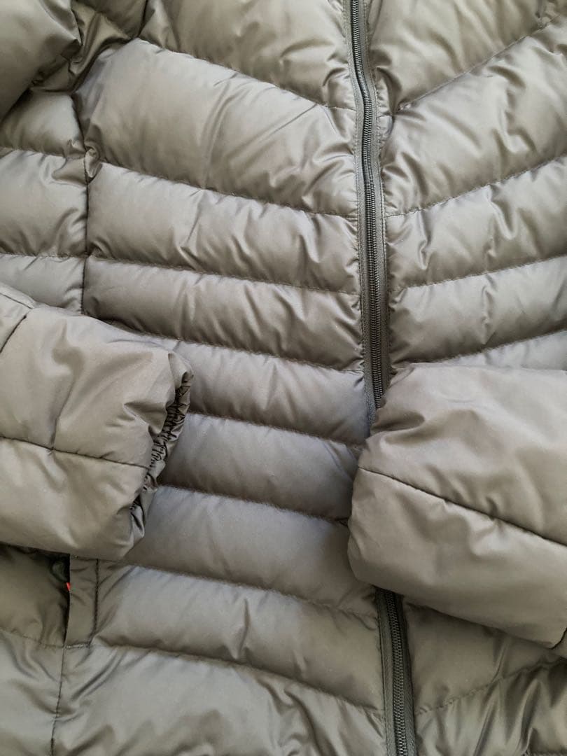 美品Jack Wolfskin ジャックウルフスキン　ダウンジャケット700fp