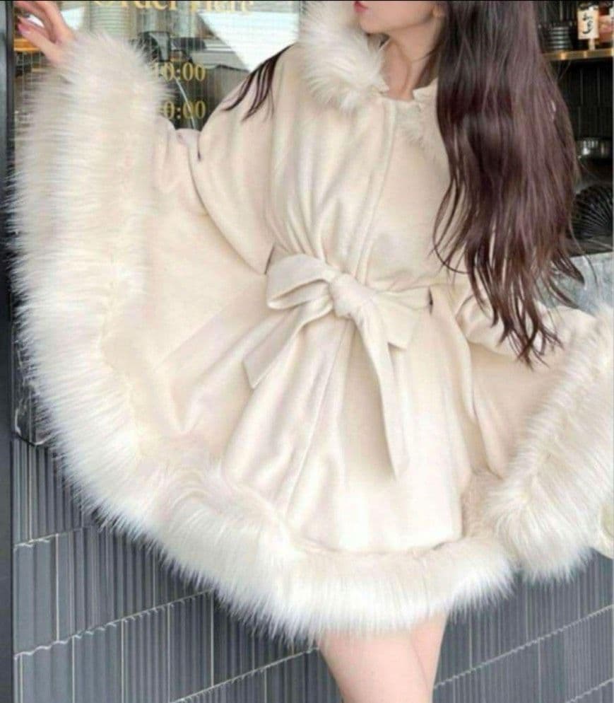  PARTY フードファーケープコート ポンチョ オフホワイト