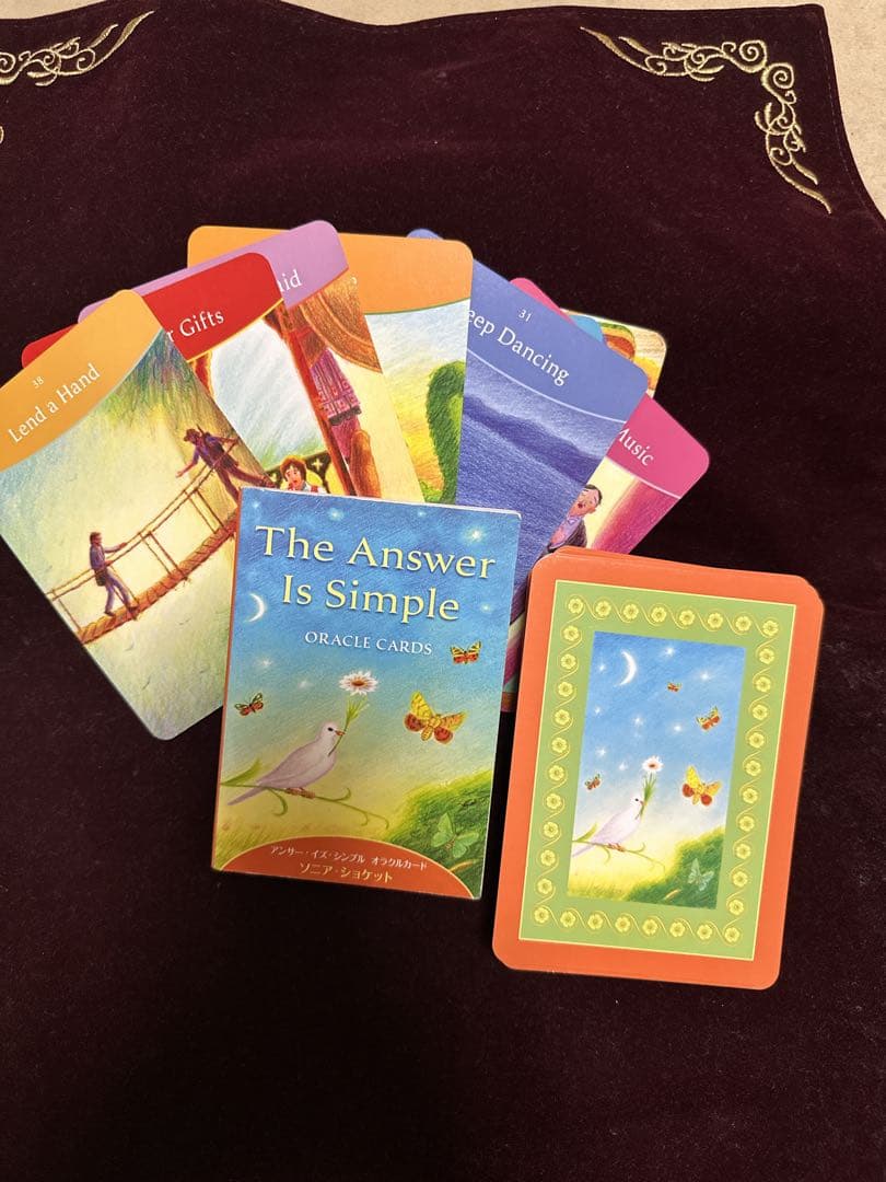 新品・日本語解説書付き アンサー・イズ・シンプル　オラクル・カード タロット