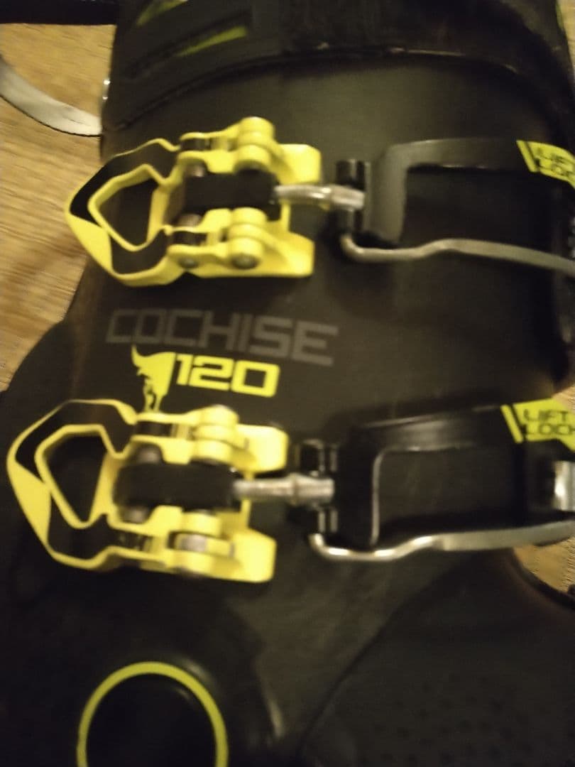 TECNICA Cochise 120　TLT ハイクモード付スキ―ブーツ