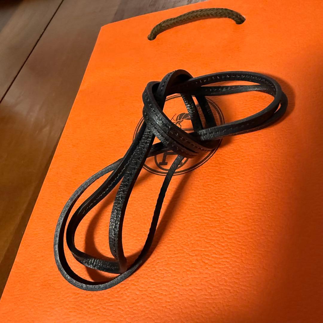 エルメス　HERMES ラニエール　黒　ブラック　希少　革紐　ネックレス