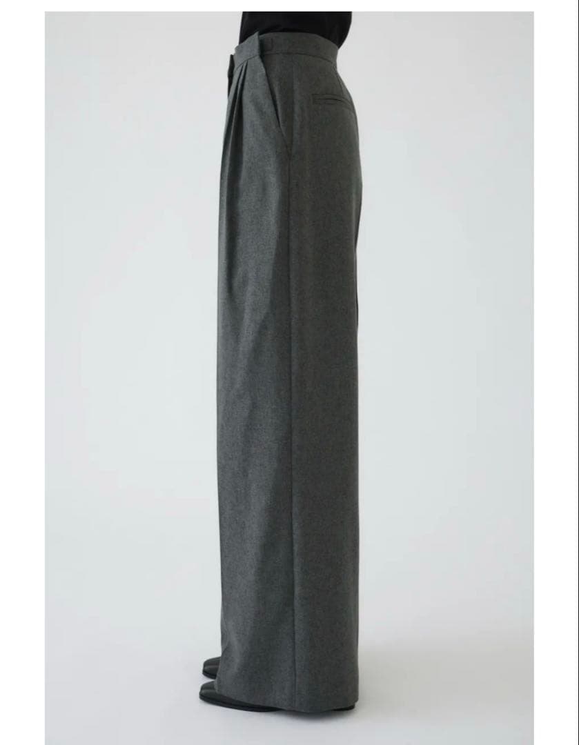 最終お値下げ　【新品未使用、タグ付き】Move belt tuck PT