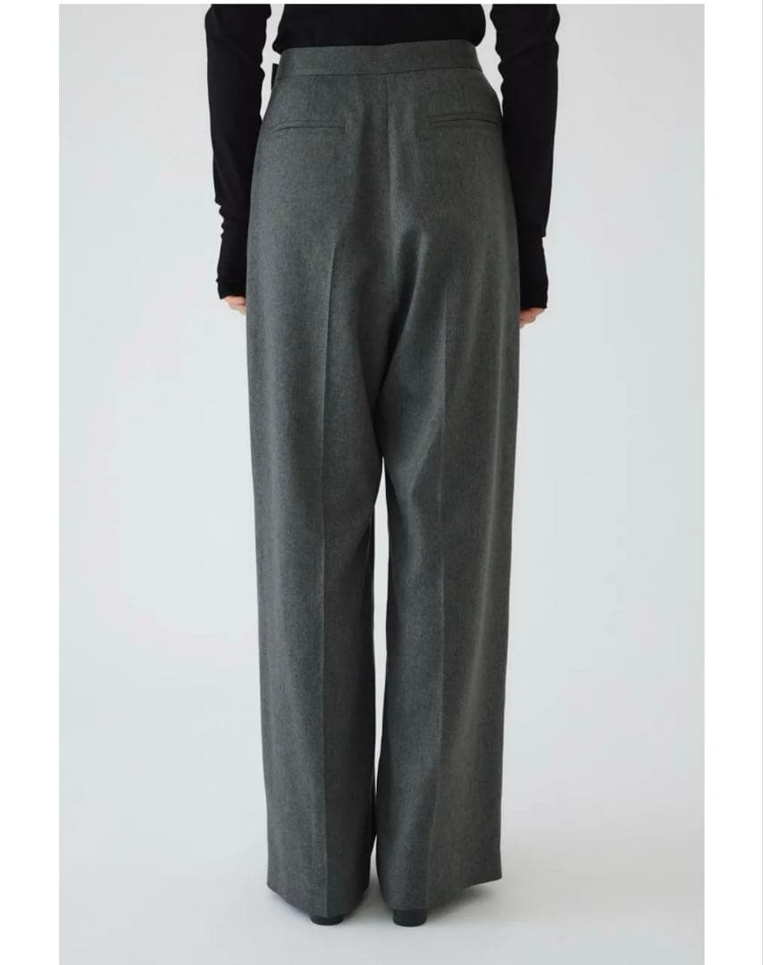 最終お値下げ　【新品未使用、タグ付き】Move belt tuck PT