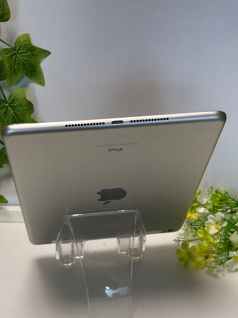 iPad 第5世代 MP1L2J/A SIMフリー ドコモ バッテリー92%⭐️