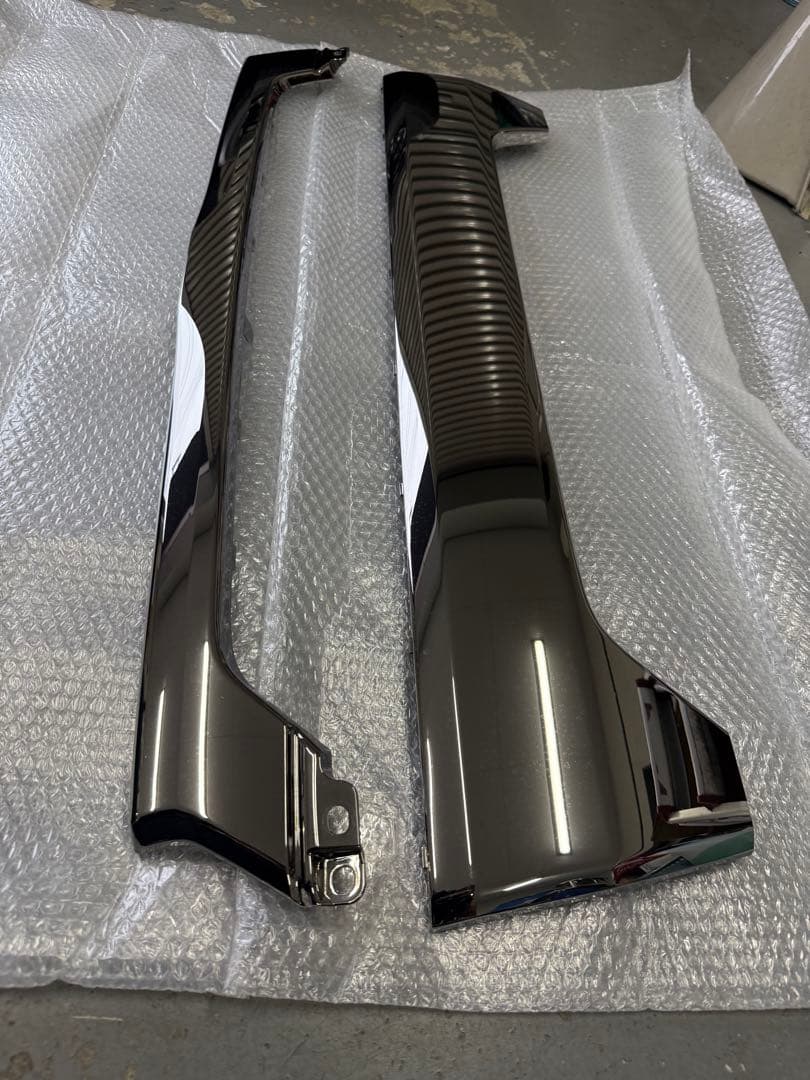 ハイエース ダークプライム 純正 メッキグリル 新車外し