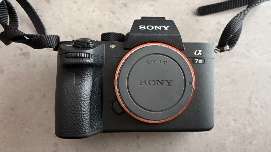 【値下げ中】SONY α7IIIと fe35mm f1.8 本体と付属品おまけ付