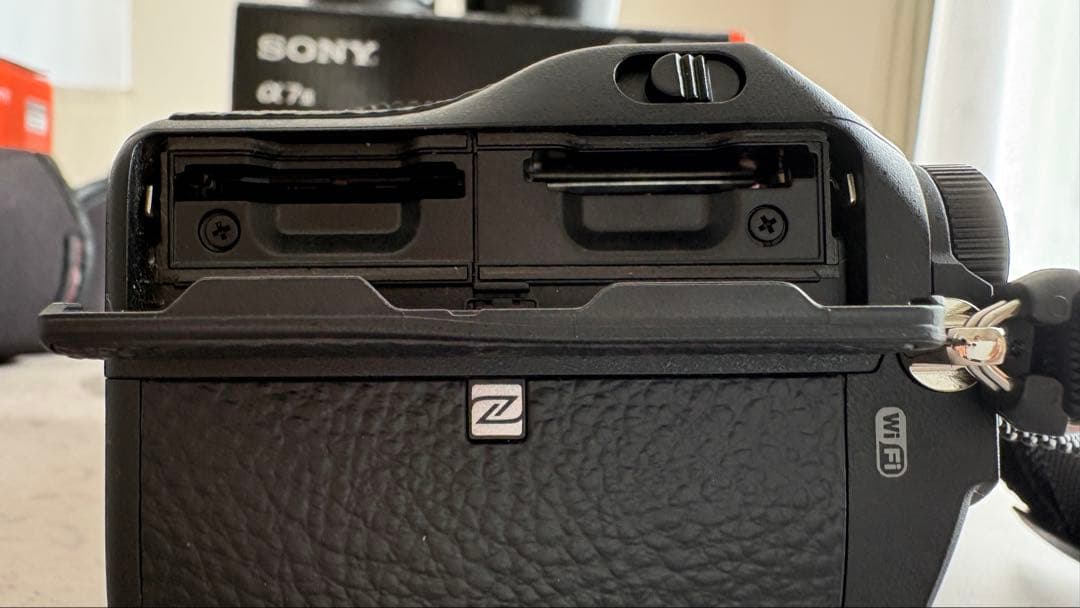 【値下げ中】SONY α7IIIと fe35mm f1.8 本体と付属品おまけ付