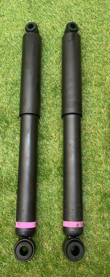 200系ハイエース純正ショックアブソーバー 新車外し