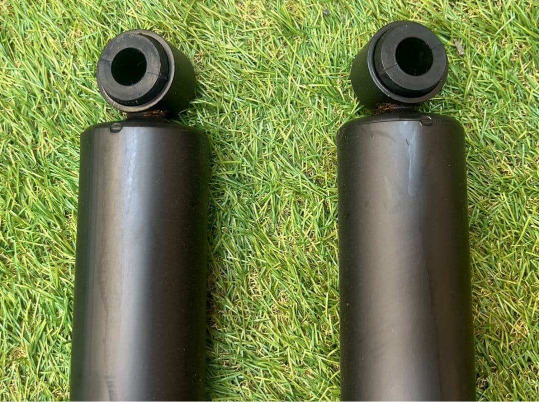 200系ハイエース純正ショックアブソーバー 新車外し