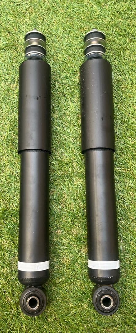 200系ハイエース純正ショックアブソーバー 新車外し