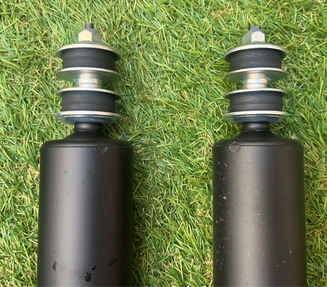 200系ハイエース純正ショックアブソーバー 新車外し