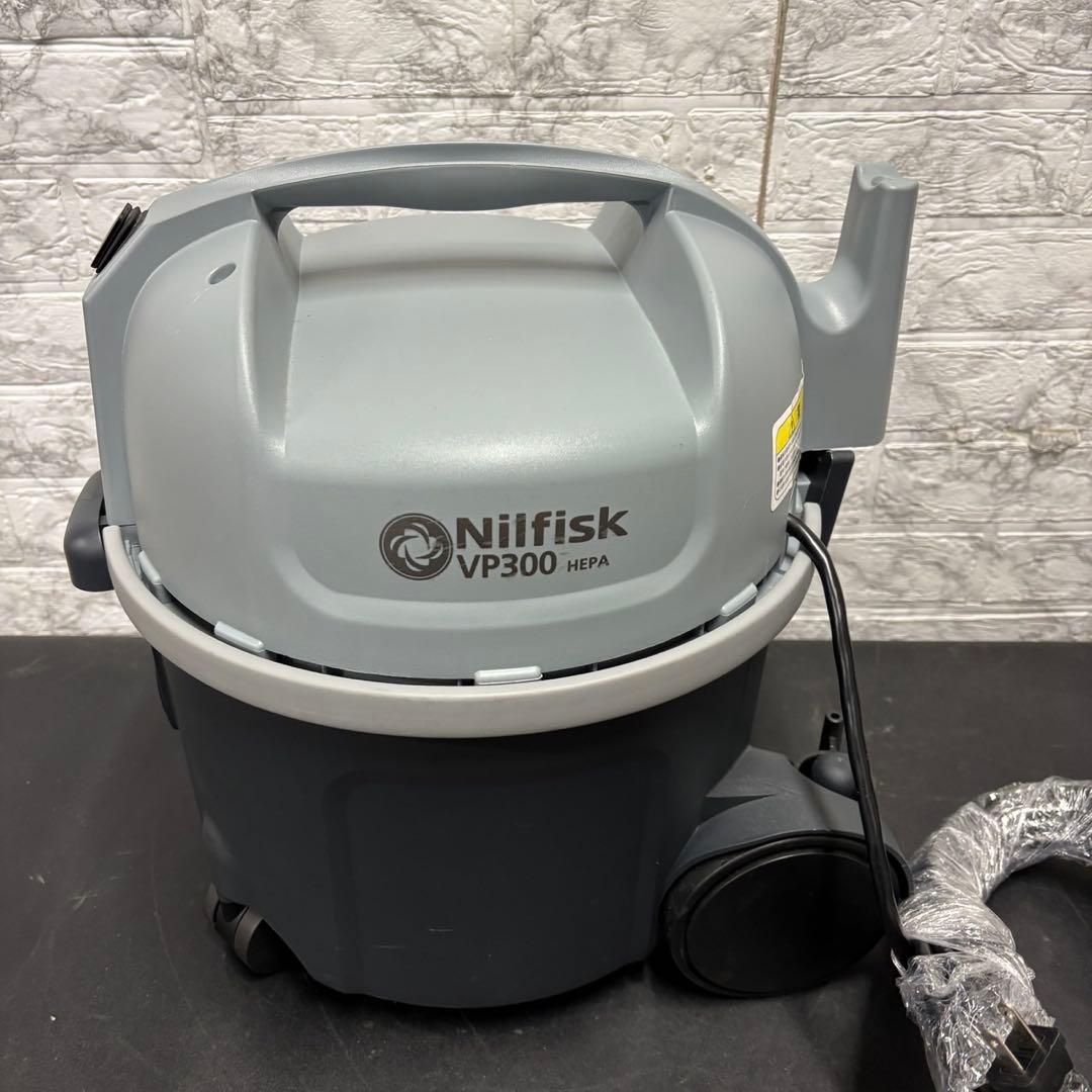 877　ニルフィスク　業務用　真空掃除機　VP300HEPA　ペーパーバッグ9枚