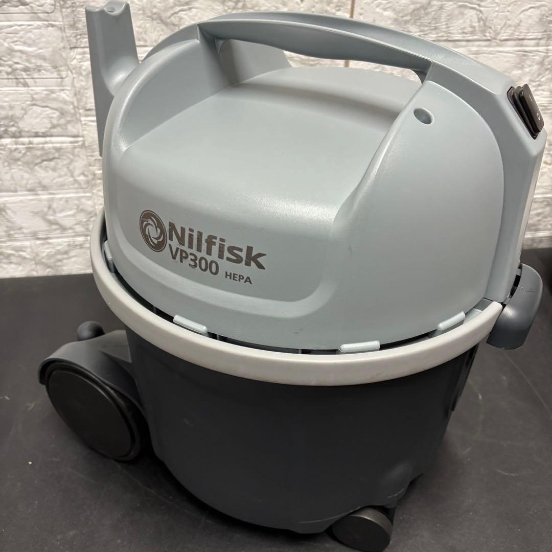 877　ニルフィスク　業務用　真空掃除機　VP300HEPA　ペーパーバッグ9枚