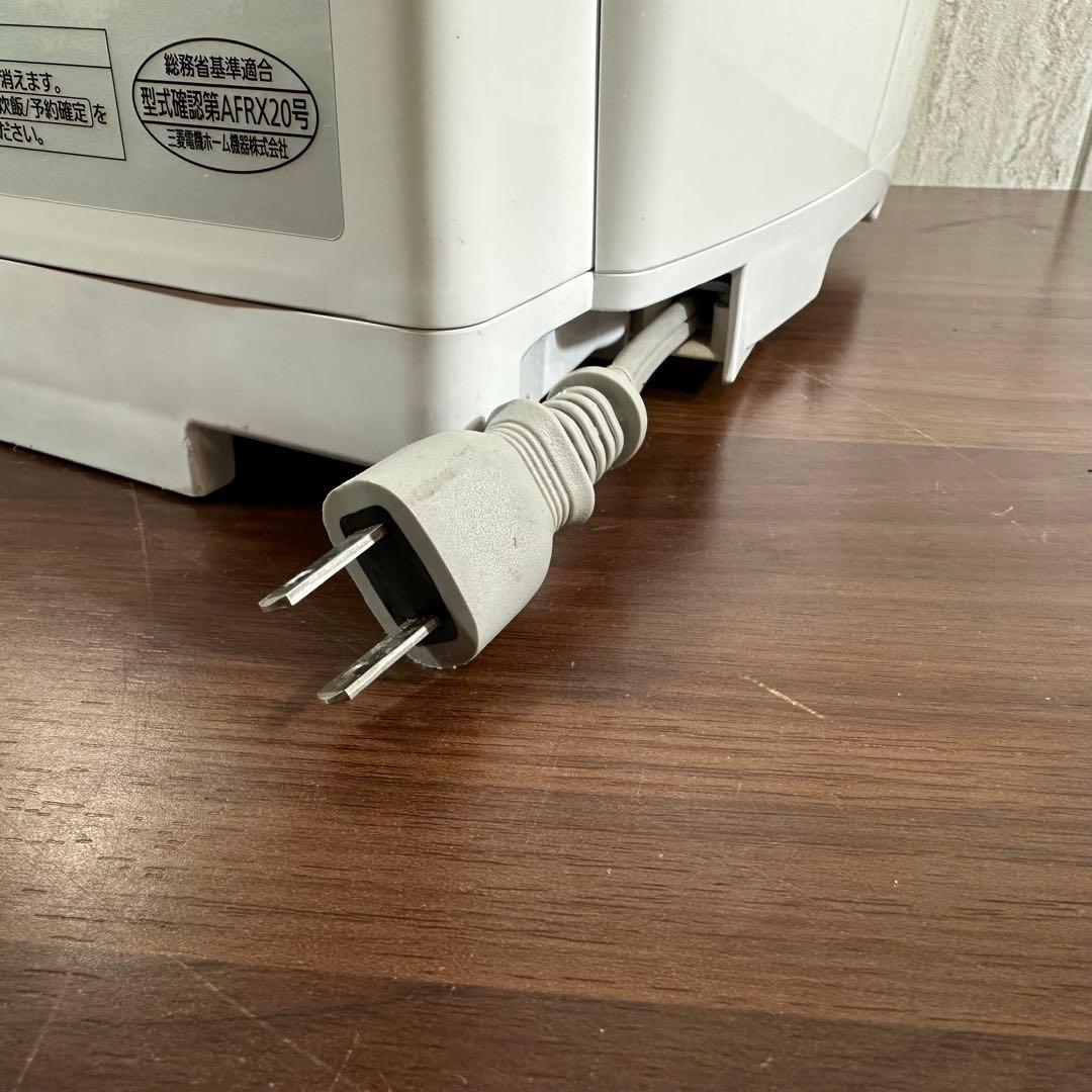 美品 即日発送 三菱 炊飯器 NJ-KSE106-W 18年製