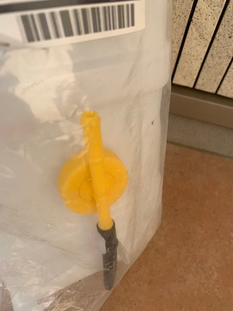 日産純正品‼️ ラジエーターリザーブタンク　サファリ y60用