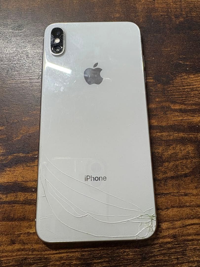 Apple iPhone XS Max シルバー 本体　64GB