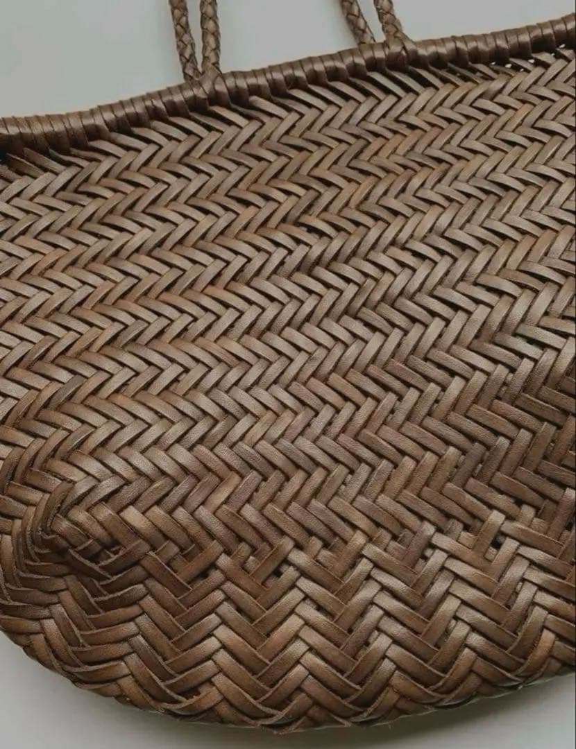 【お値下げしました】ドラゴン dragonトートバッグ　triple jump