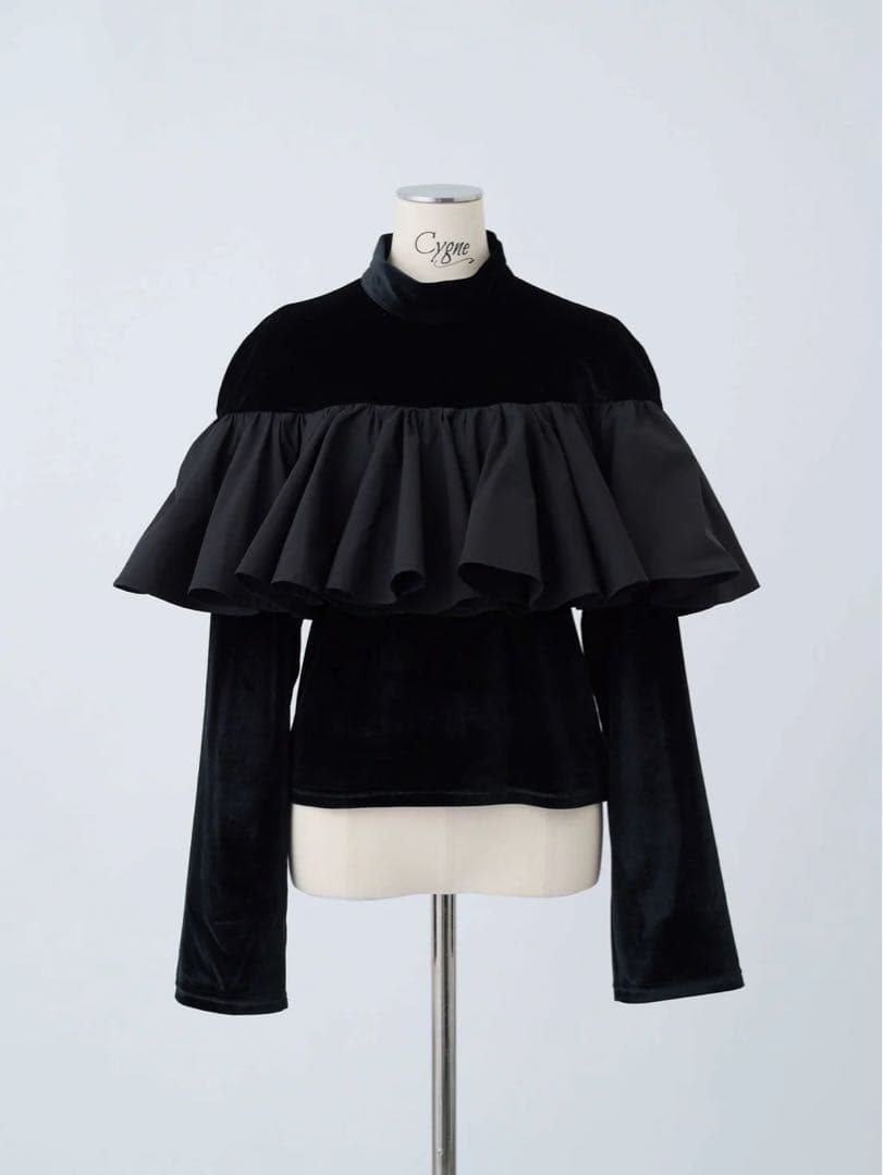 新品 cygne シーニュ ベロアフロントフリルトップス Angeli ブラック