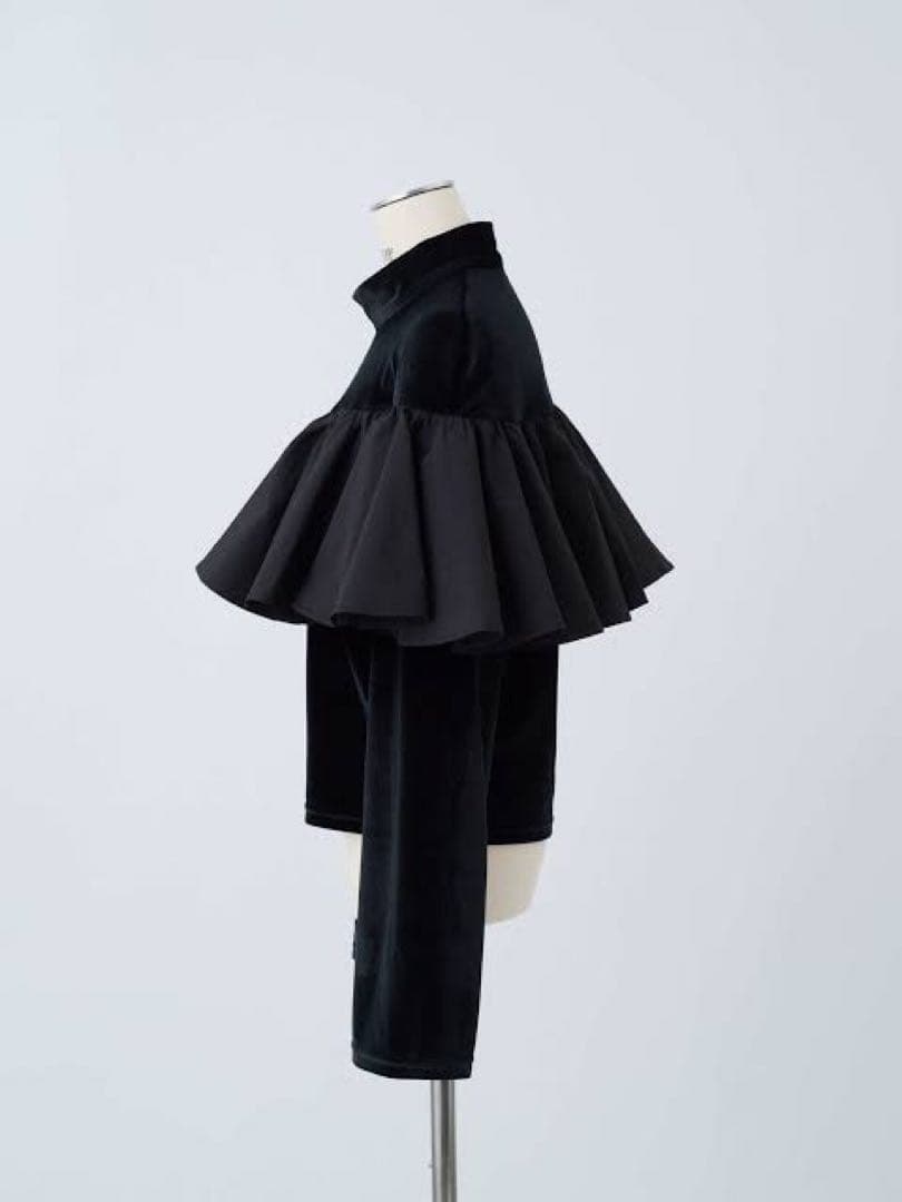 新品 cygne シーニュ ベロアフロントフリルトップス Angeli ブラック