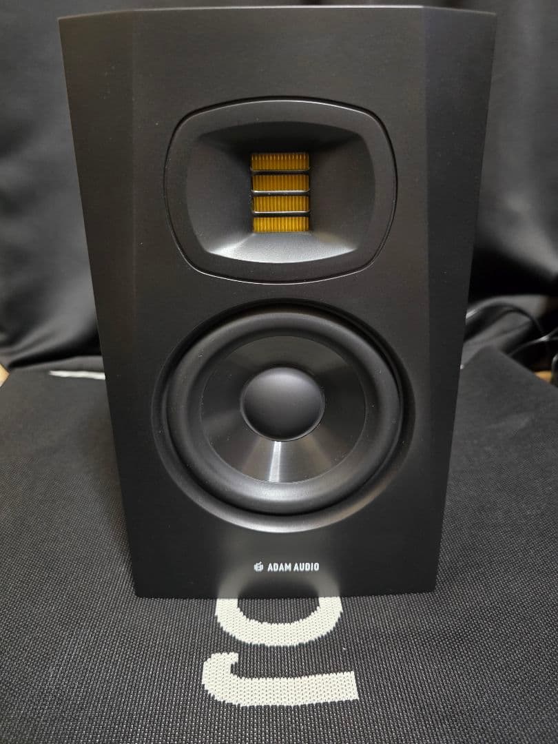 1台 アダムオーディオ T5V スピーカー
