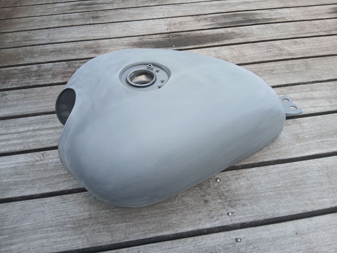 KAWASAKI W650 タンク スムージング済み