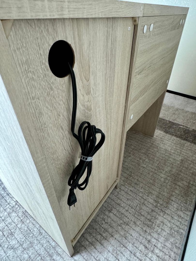 特別最終お値下げ中　佐藤産業　ドレッサー 椅子付き完成品