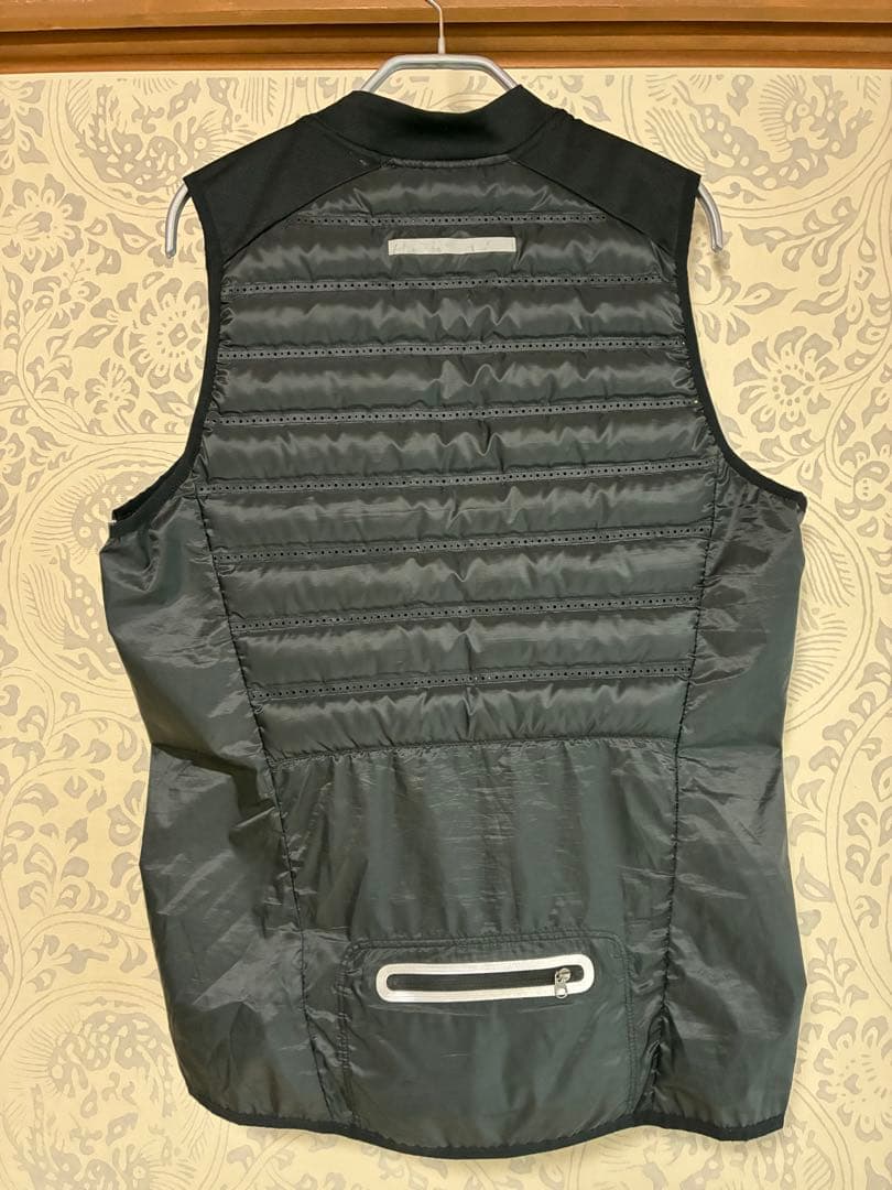 NIKE エアロロフト800 ベスト