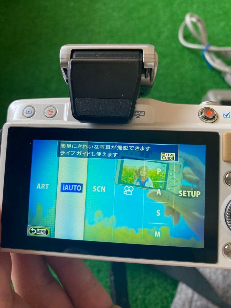 OLYMPUS ミラーレス一眼　E-PM2 ホワイト