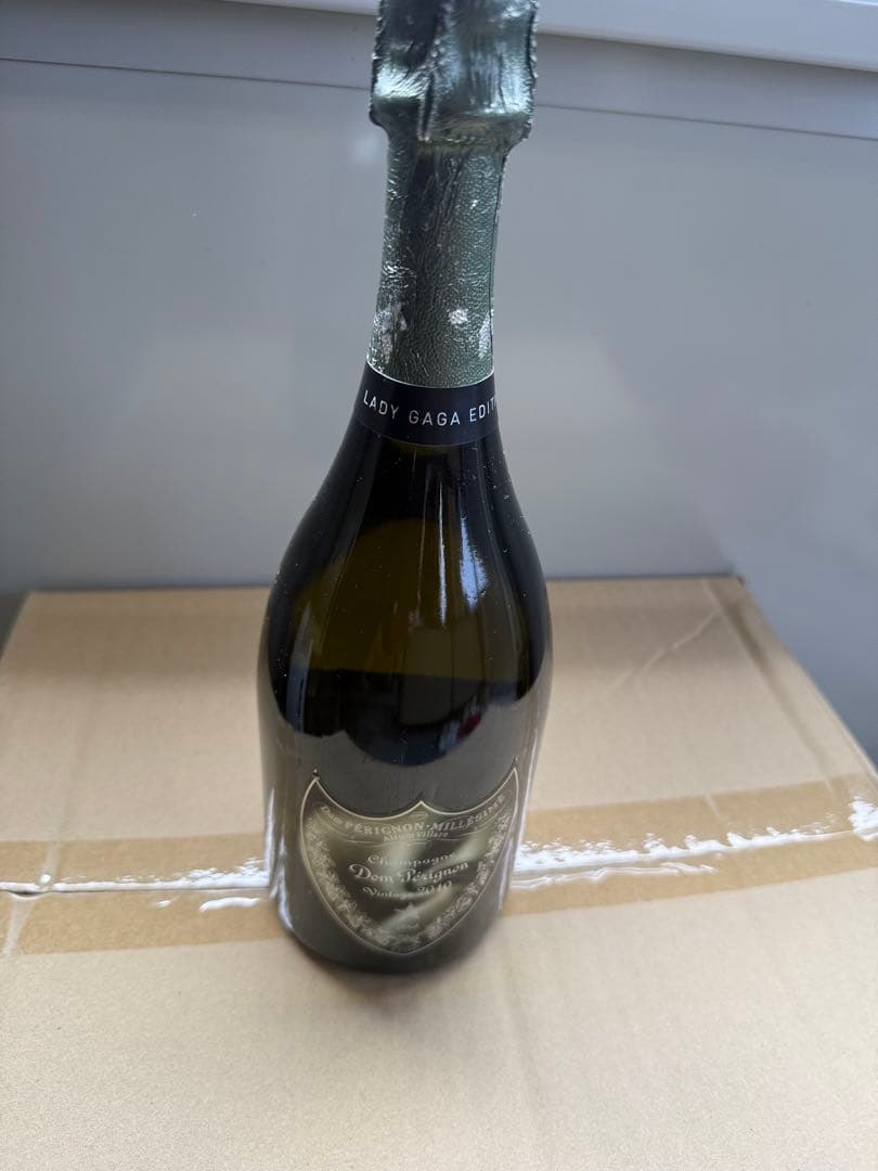 ドンペリニョン　レディガガ　2010年新品未開封　箱無し